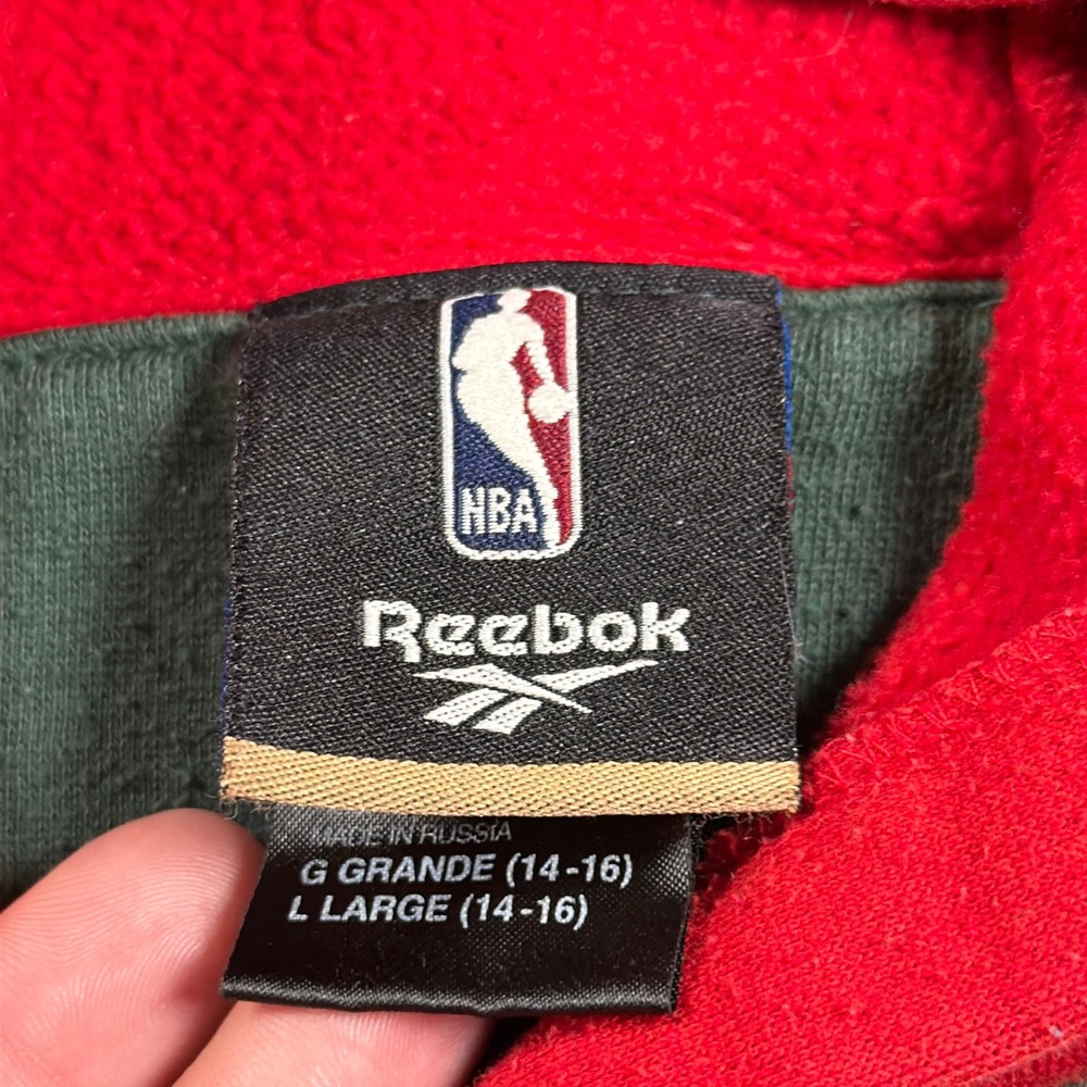 Vintage Reebok Milwaukee Bucks Hoodie Kids Size L 14-16 Green Red NBA Retro - Picture 5 of 15